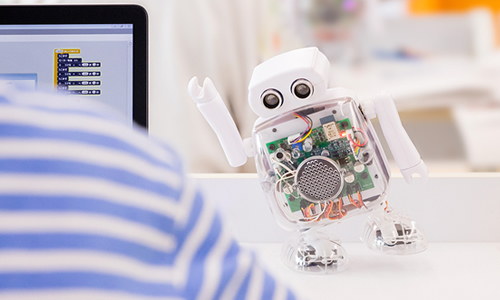 Qumcum PRO クムクム 未使用 プログラミング　ロボット Amazon | Qumcum 二足歩行・日本語おしゃべりプログラミング